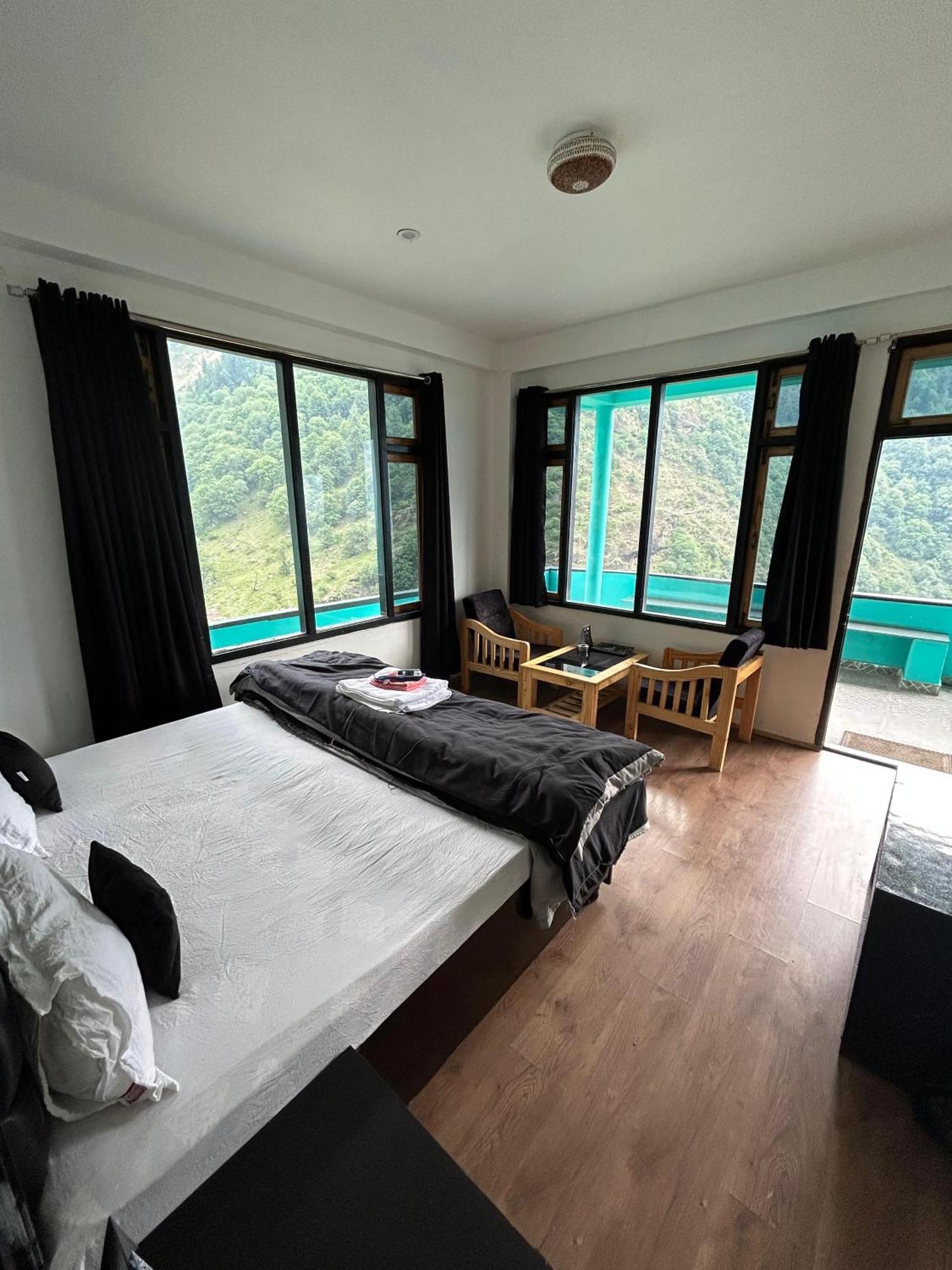 Aman Resort, Tosh Village, Himachal Pradesh Zewnętrze zdjęcie