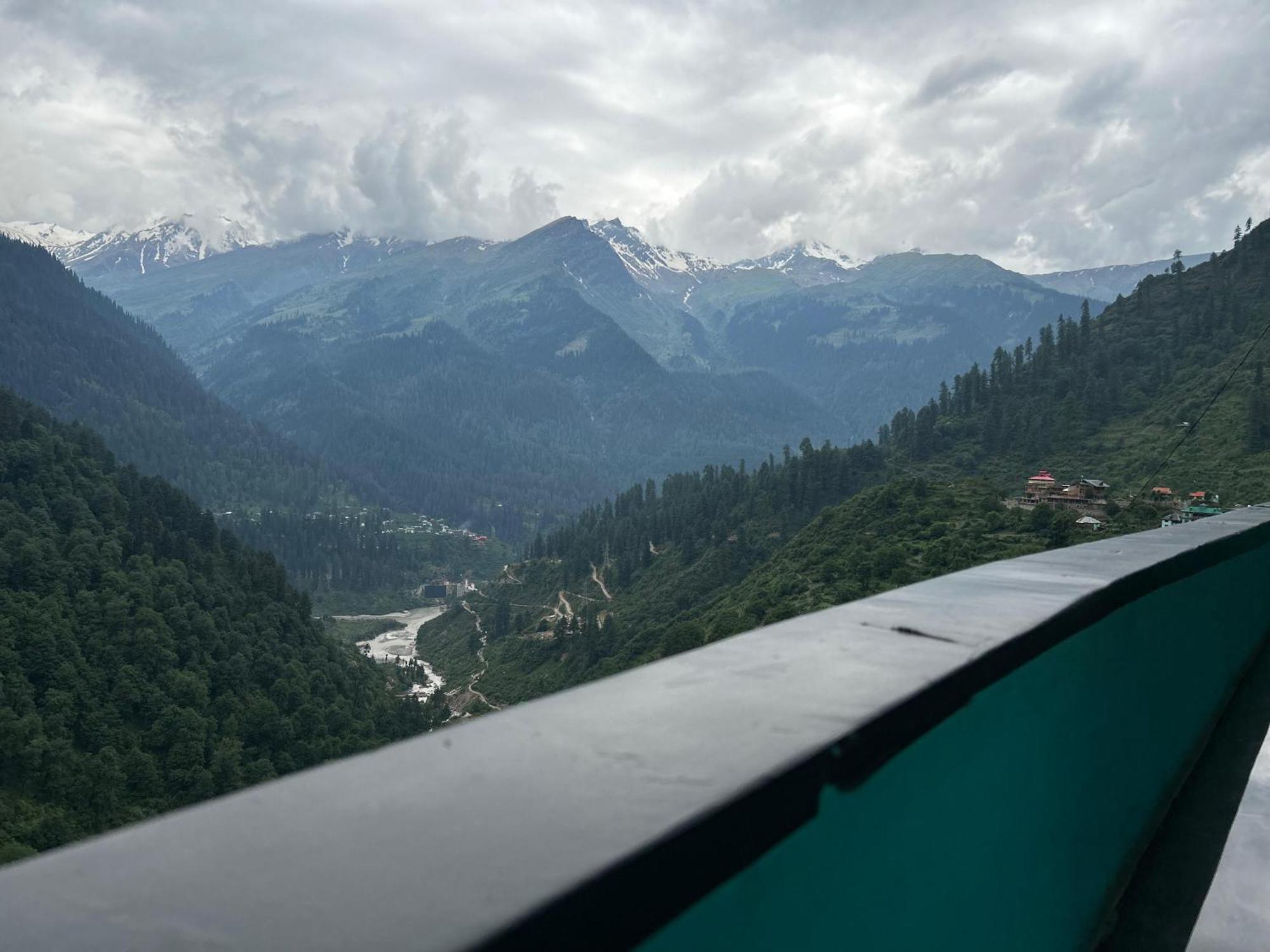 Aman Resort, Tosh Village, Himachal Pradesh Zewnętrze zdjęcie